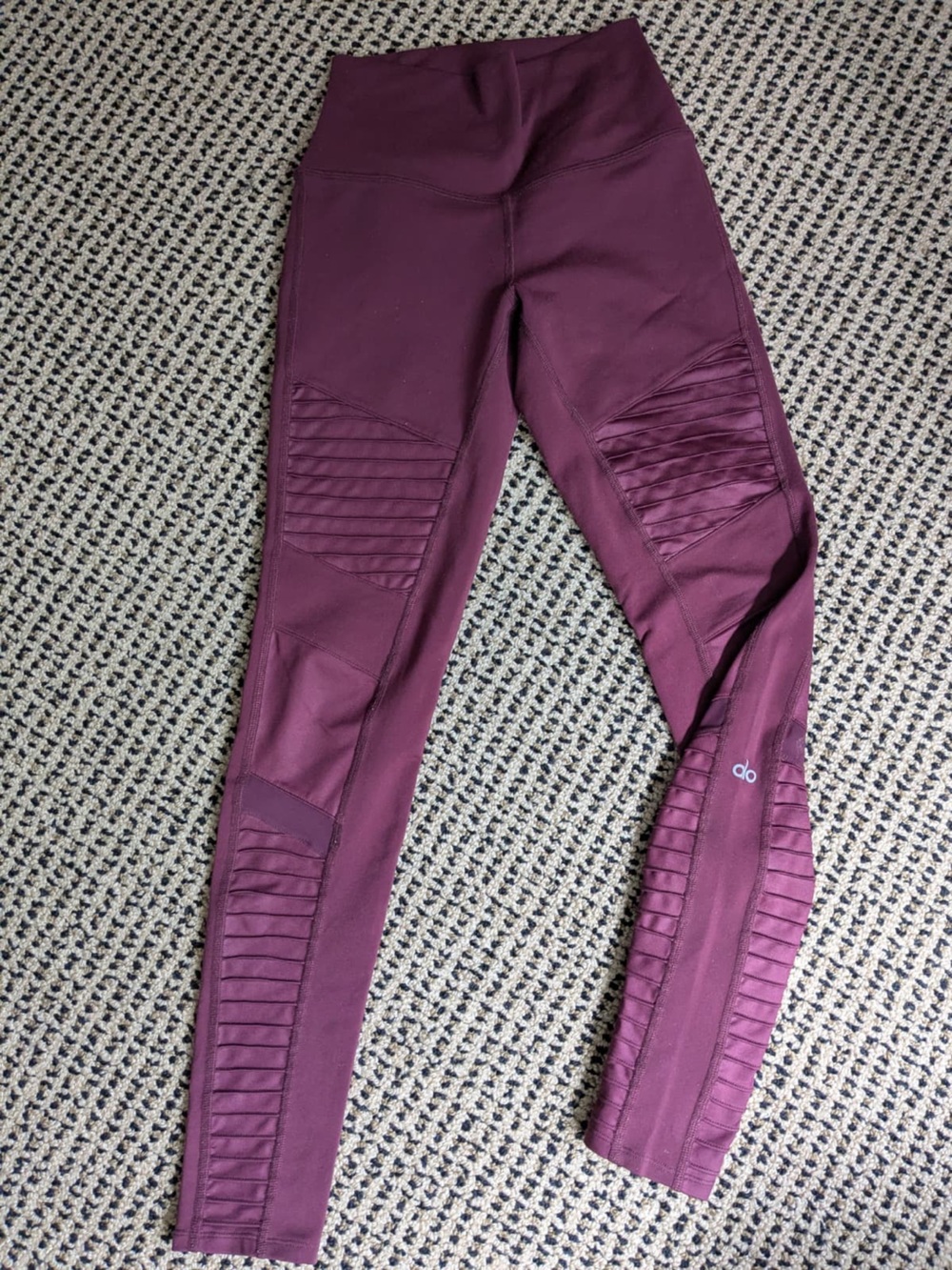 ALO Yoga Women's Leggings in Plum